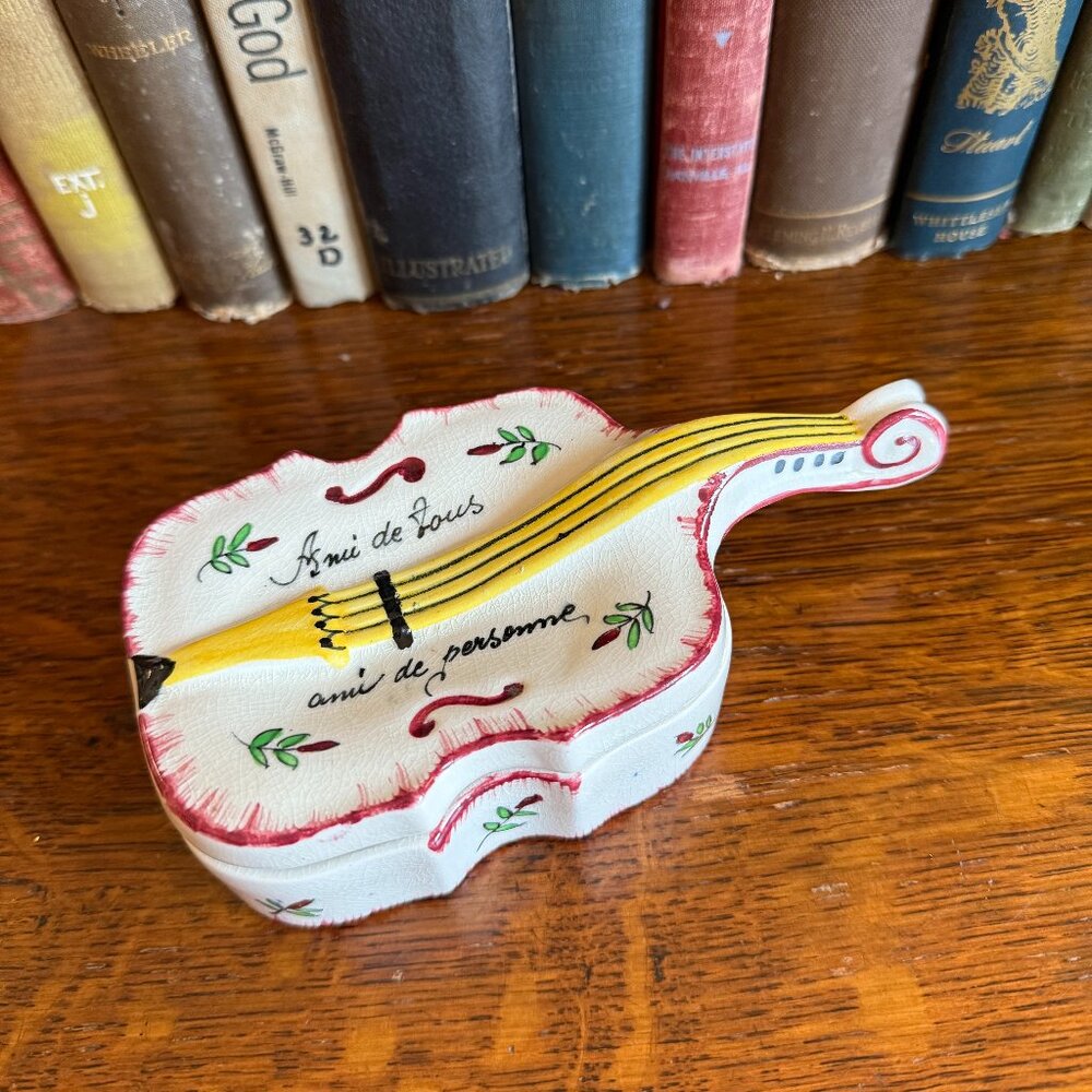 Vintage Violin Trinket Box Made in England "Freind of all/Freind of no one" - Picture 3 of 17